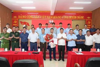 Thành lập Chi bộ doanh nghiệp ngoài nhà nước đầu tiên tại xã biên giới Pha Long
