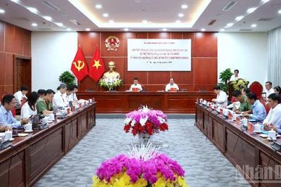Lãnh đạo Bộ Giáo dục và Đào tạo kiểm tra công tác chuẩn bị thi tốt nghiệp tại Cà Mau