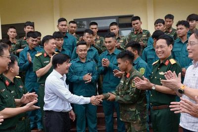Bộ Chỉ huy Quân sự tỉnh Đắk Lắk xuất quân hỗ trợ lực lượng xây dựng trường nội trú liên cấp các xã biên giới