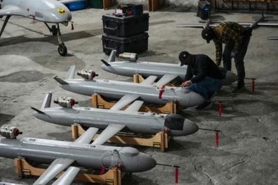 Ukraine tung hàng trăm UAV tấn công hạ tầng dầu mỏ ở Nga