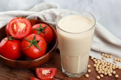 Điều kỳ diệu xảy ra sau 4 tuần 'nạp' cà chua, đậu nành