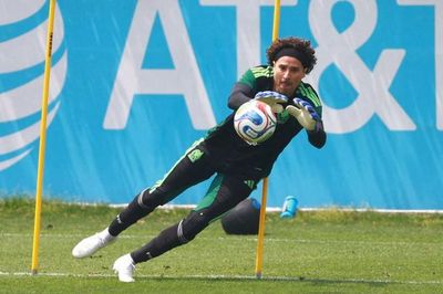 Thủ môn huyền thoại Mexico cân bằng kỷ lục World Cup của Messi, Ronaldo