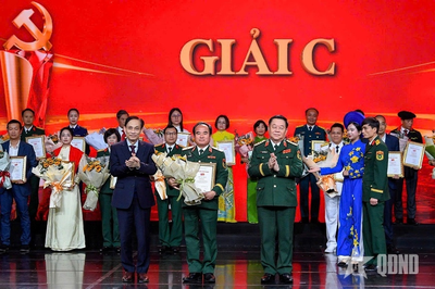 Có một vị tướng, nghệ sĩ nhiếp ảnh tài hoa…