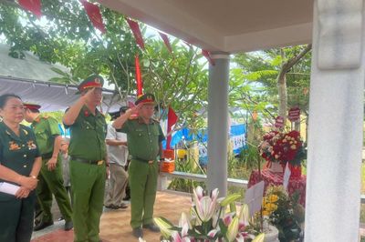 Khánh thành công trình trùng tu, sửa chữa Bia tưởng niệm Liệt sỹ An ninh Quận 2