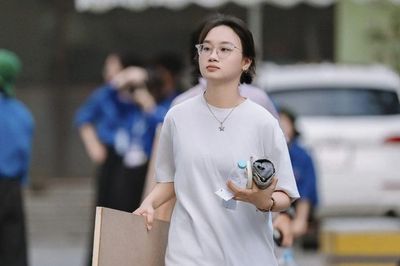 Hơn 4.000 thí sinh đổ về trường ĐH Kiến trúc Hà Nội tham dự kỳ thi năng khiếu