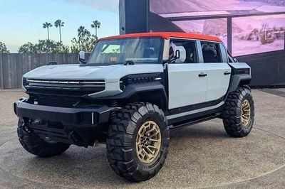 [GALLERY] Chi tiết Hummer X - bán tải off-road tương lai ra mắt toàn cầu