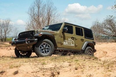 SUV địa hình Jeep Wrangler chính thức mở bán tại Việt Nam, giá từ 2,999 tỷ đồng