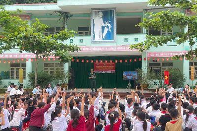 Chắp cánh tuổi thơ nơi biên cương, hải đảo