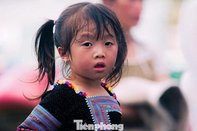 Ngắm nét trong veo của trẻ em vùng cao Tây Bắc