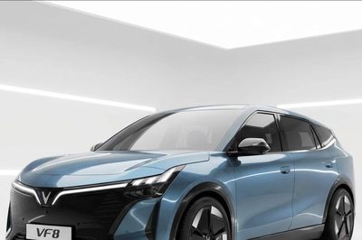Mua SUV hạng D với giá hạng C: Lý do VinFast VF 8 thế hệ mới tạo 'địa chấn' trong 8 ngày vàng
