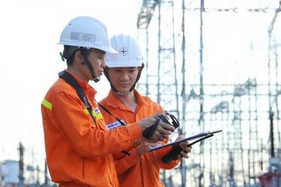 Vượt 'phép thử' nắng nóng lịch sử, EVNNPT giữ vững huyết mạch truyền tải điện miền Bắc