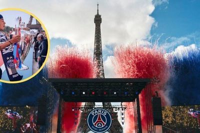 PSG rước Cúp Champions League giữa biển người Paris