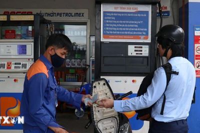 Ghi nhận trong ngày đầu mở bán xăng sinh học E10 tại Thành phố Hồ Chí Minh