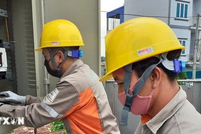 Nắng nóng gay gắt, khuyến cáo sử dụng điện tiết kiệm để tránh hóa đơn tăng cao