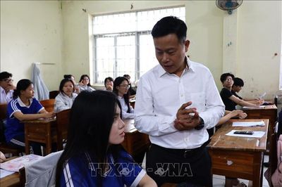 Bộ Giáo dục và Đào tạo kiểm tra phương án tổ chức thi tốt nghiệp THPT tại Cà Mau