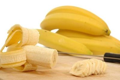 Ăn chuối kiểu 'lạ', người đàn ông 73 tuổi suýt mất mạng