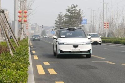 Trung Quốc bỏ áp dụng giới hạn lái xe 8 giờ/ngày đối với tài xế xe taxi, công nghệ