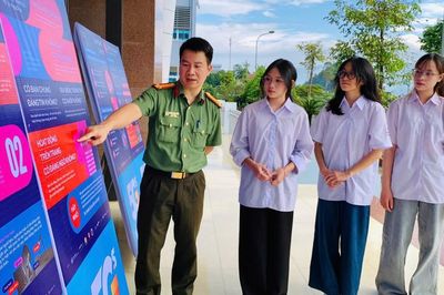 Trẻ em hạnh phúc, an toàn, vững bước trong kỷ nguyên số