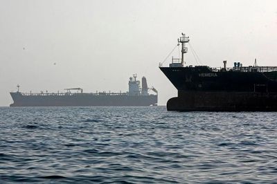 Giao thông ở eo biển Hormuz đang cải thiện nhờ sự hỗ trợ của Mỹ