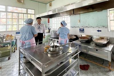 Siết chặt kiểm tra an toàn thực phẩm