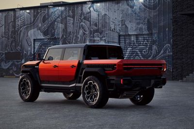GMC Hummer X Concept: Xe điện địa hình tích hợp drone trinh sát và 7 màn hình