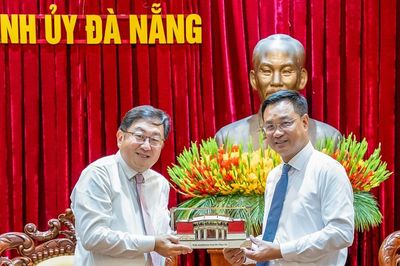 Bí thư Thành ủy Đà Nẵng Lê Ngọc Quang tiếp Đại sứ Malaysia tại Việt Nam