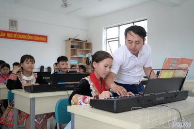 Trẻ em hạnh phúc, an toàn trong kỷ nguyên số