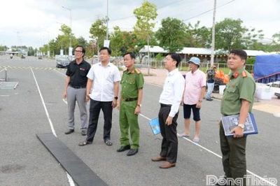 Lãnh đạo UBND tỉnh Đồng Tháp kiểm tra công tác tổ chức Lễ hội Trái cây Đồng Tháp lần thứ I