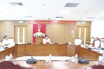 Phó Chủ tịch UBND tỉnh Trịnh Minh Hoàng họp nghe báo cáo tiến độ các dự án điện hạt nhân