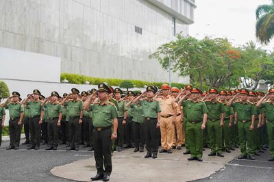Công an tỉnh Khánh Hòa tổ chức lễ chào cờ tháng 6