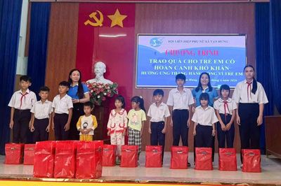 Hội Liên hiệp Phụ nữ xã Vạn Hưng tổ chức các hoạt động hỗ trợ phụ nữ, trẻ em