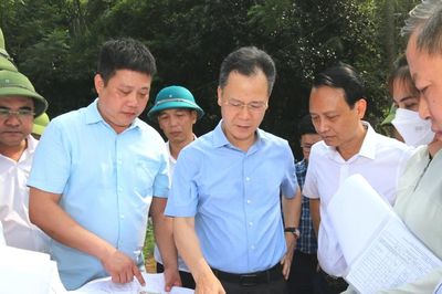 Phó Chủ tịch UBND tỉnh Nguyễn Thành Sinh kiểm tra thực tế và làm việc với 9 xã khu vực Văn Yên cũ