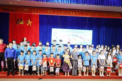 Chương trình vui Tết Thiếu nhi tại Trung tâm Công tác xã hội và Bảo trợ xã hội số 2