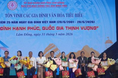 Lâm Đồng tuyên dương 17 gia đình văn hóa tiêu biểu