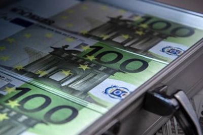 Tỷ giá Euro ngày 1/6: Ngân hàng điều chỉnh trái chiều, chợ đen giảm 46 đồng