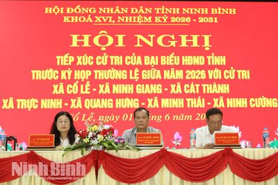 Đồng chí Lê Quốc Chỉnh, Phó Bí thư Tỉnh ủy, Chủ tịch HĐND tỉnh tiếp xúc cử tri tại xã Cổ Lễ