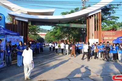 Thí sinh hoàn thành môn thi Ngữ văn kỳ thi tuyển sinh vào lớp 10 THPT