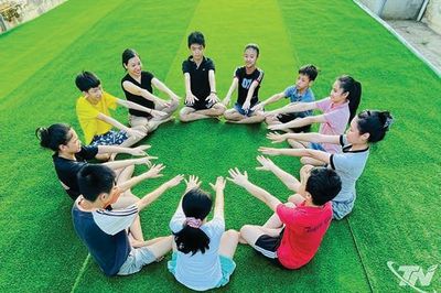 Chung tay chăm 'búp trên cành'