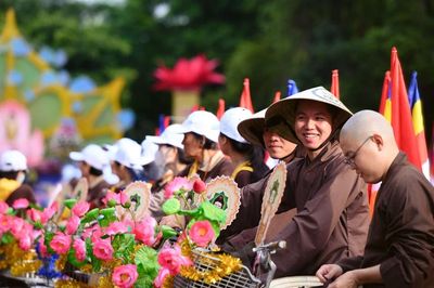 Các tự viện tổ chức Lễ rước Phật, diễu hành xe hoa, Tắm Phật kính mừng Đại lễ Phật đản Phật lịch 2570