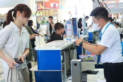 Ngăn chặn từ sớm nguy cơ dịch Ebola xâm nhập qua đường hàng không