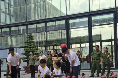 Tập huấn chuyên đề 'Em là chiến sĩ Cảnh sát phòng cháy, chữa cháy' cho con thương binh liệt sĩ Công an