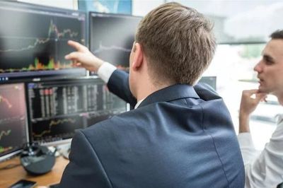 Khối ngoại bán ròng mạnh gần 20.000 tỷ trong tháng 5