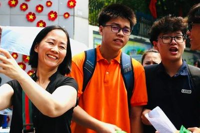 Nụ cười vỡ òa, nước mắt lăn dài sau mỗi buổi thi vào lớp 10