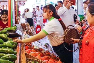 Ngọt ngào hương sắc miệt vườn gọi mời du khách ghé đến Lễ hội Trái cây Nam Bộ