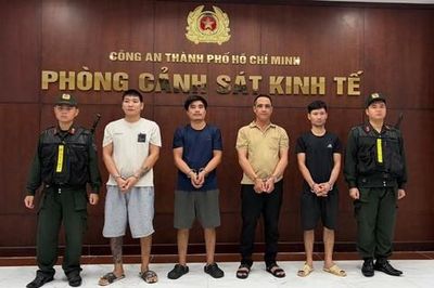 Công an TPHCM triệt phá 3 cơ sở dùng hóa chất độc hại sản xuất 1.000 tấn giá đỗ