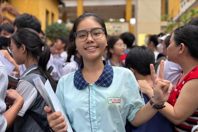 Thi lớp 10 TP.HCM: Thí sinh khen đề Văn sát thực tế, tự tin 'bỏ túi' điểm khá