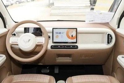 Hatchback điện giá 160 triệu đồng thiết kế nhỏ gọn, đi hơn 300km/1 lần sạc, rẻ hơn Hyundai Grand i10 khách hàng chắc chắn hài lòng nếu về Việt Nam