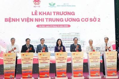 Bộ trưởng Đào Hồng Lan: Cơ sở 2 Bệnh viện Nhi Trung ương góp phần giảm tải, nâng cao chất lượng khám chữa bệnh cho trẻ em