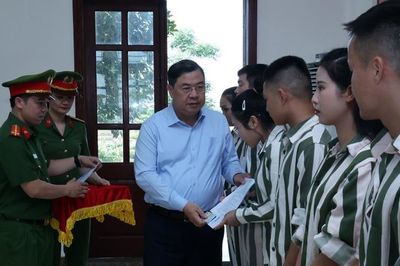 Phó Thủ tướng Thường trực Phạm Gia Túc dự lễ công bố đặc xá năm 2026