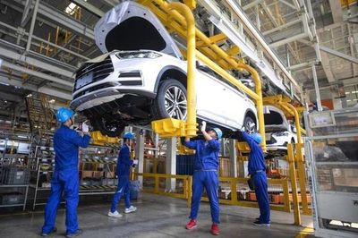 Làn sóng đầu tư mạnh mẽ vào xe điện trên toàn cầu